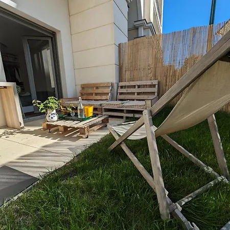 Apartment De Standing Avec Jardin Clamart